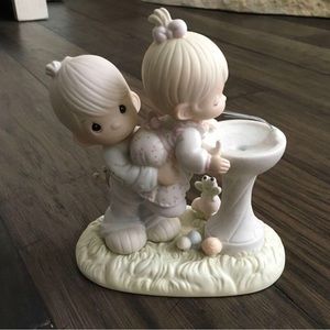 Precious Moments 1988 “Your Love is So Uplifting” figurine